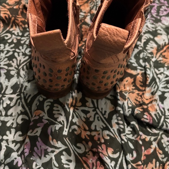 Women's Tan Leather Ankle Boots by maya us6.5 - Picture 5 of 5